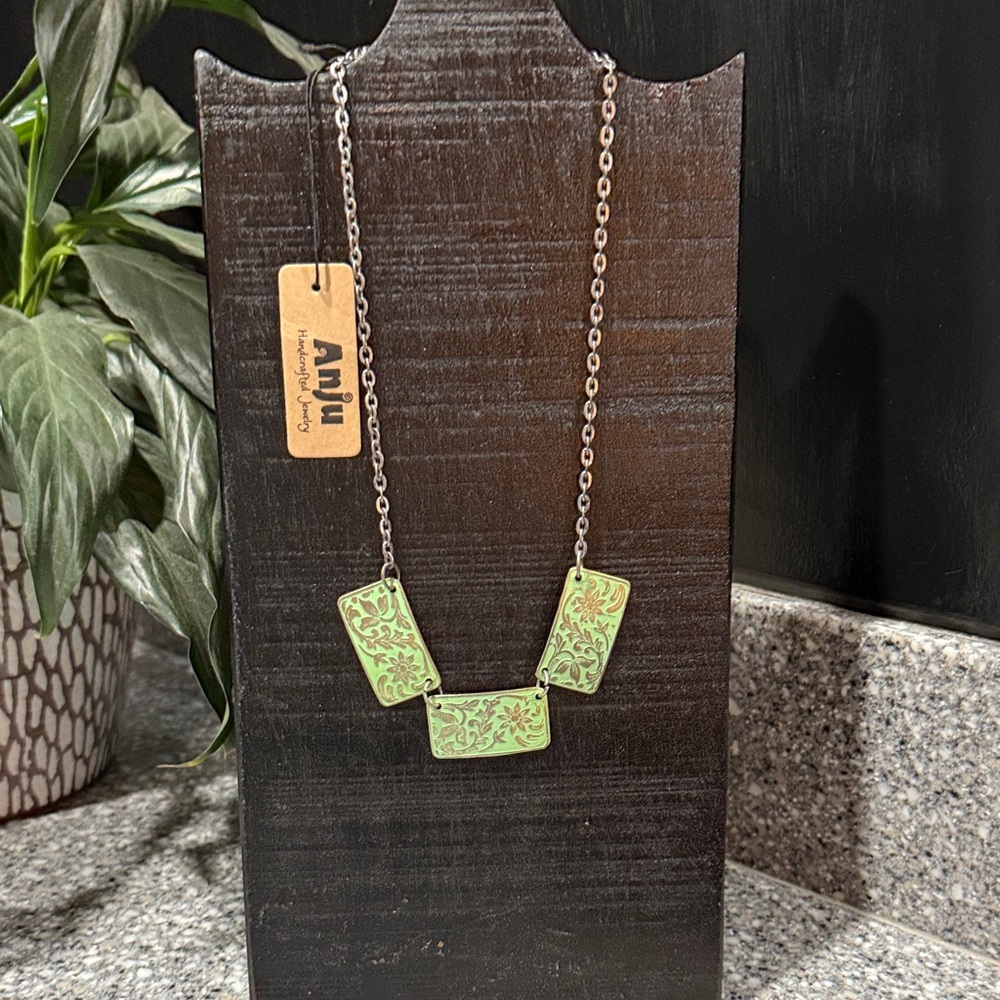 Anju Women’s Green Necklace